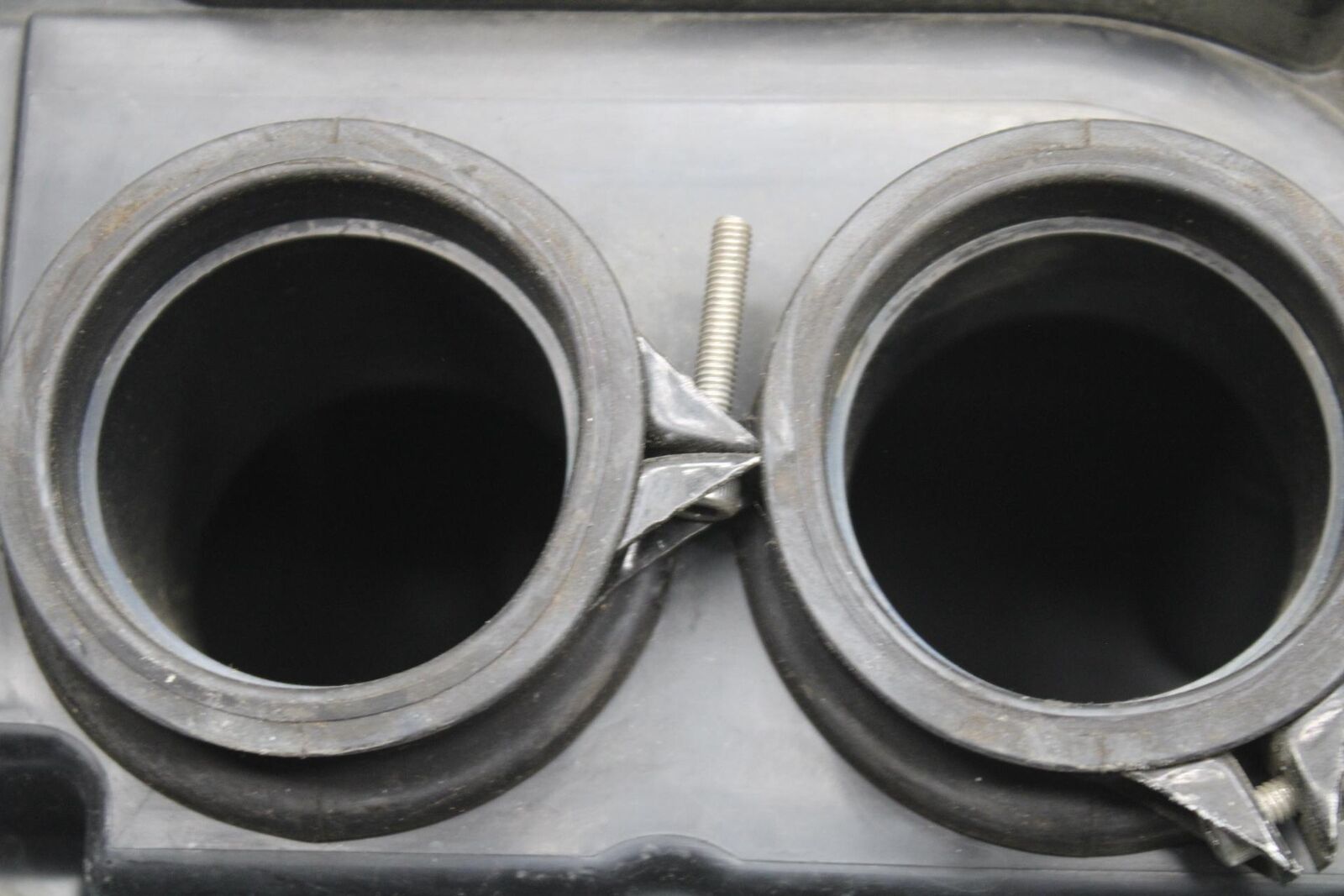08-10 SUZUKI GSXR 600/750  AIRBOX AIR INTAKE FILTER BOX BB636