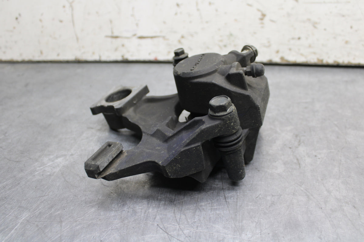 08-10 SUZUKI GSXR 600 REAR BACK BRAKE CALIPER W MOUNT BRACKET BB116