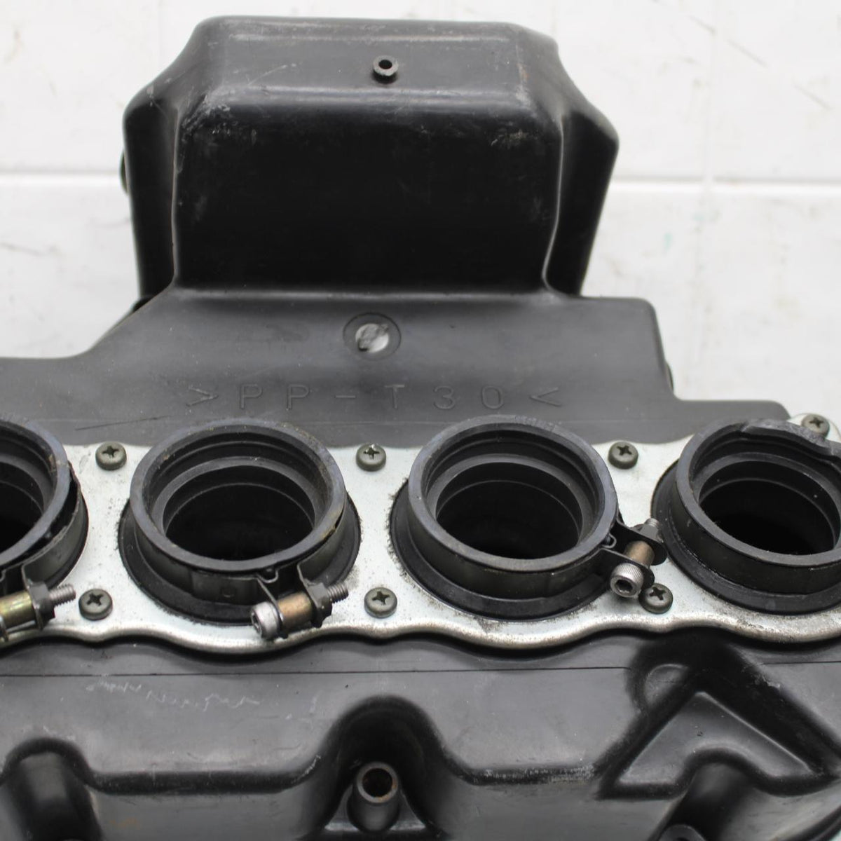 2007 Yamaha YZF R6S AIRBOX AIR INTAKE FILTER BOX 5SL-14411-00-00 BB594