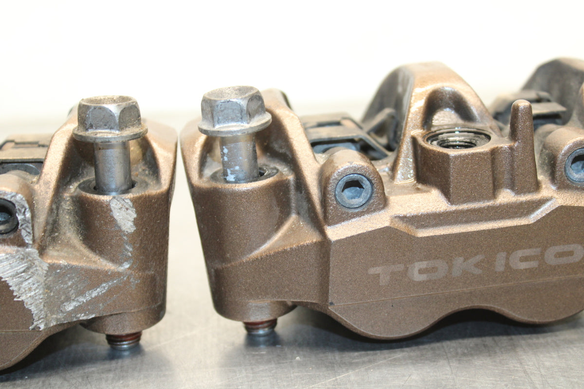 09 HONDA CBR600RR RIGHT LEFT FRONT BRAKE CALIPER SET PAIR CALIPERS BB760