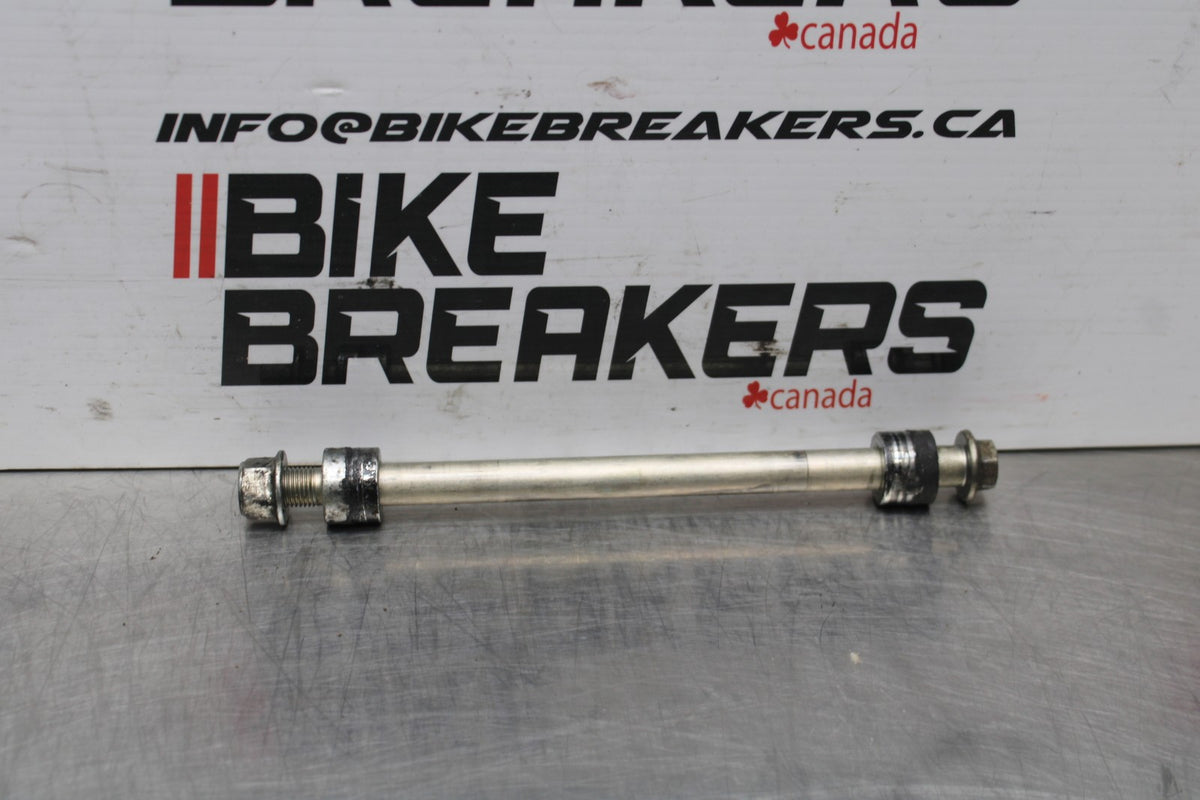 17-18 YAMAHA YZF R3 FRONT WHEEL RIM AXLE PIVOT BOLT BB813