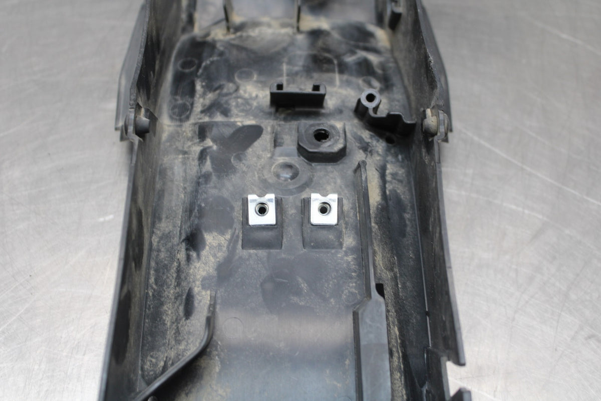 22-25 YAMAHA YZF R7 REAR BACK TAIL UNDERTAIL BATTERY TRAY PLASTIC BB850