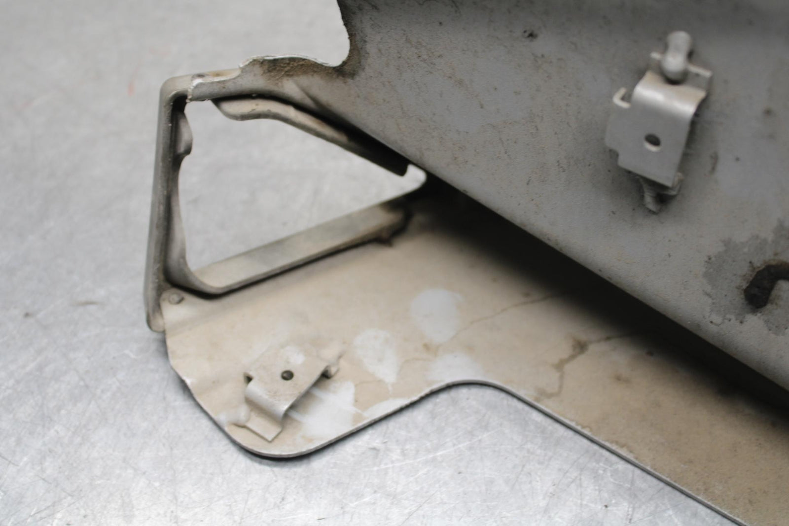 20-23 APRILIA RS660 REAR LEFT MUFFLER EXHAUST PIPE COVER HEAT SHIELD GUARD BB643