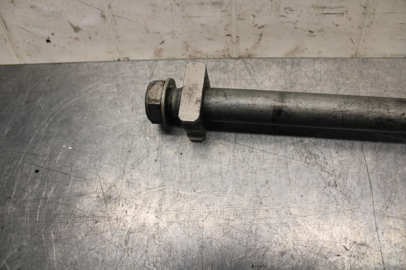 06-07 HONDA CBR1000RR REAR AXLE  WHEEL RIM PIVOT BOLT AXEL 42301-MEL-000  BB75