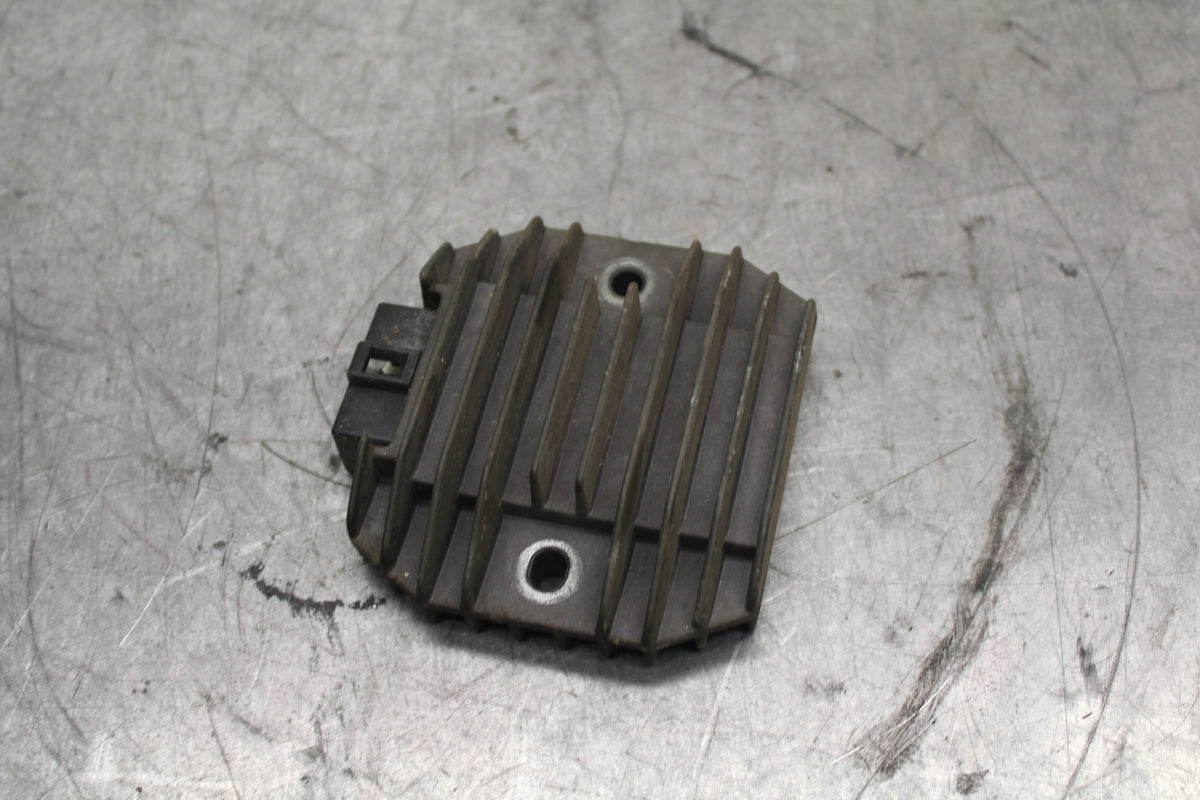 96-07 YAMAHA YZF600R RECTIFIER VOLTAGE REGULATOR  BB746