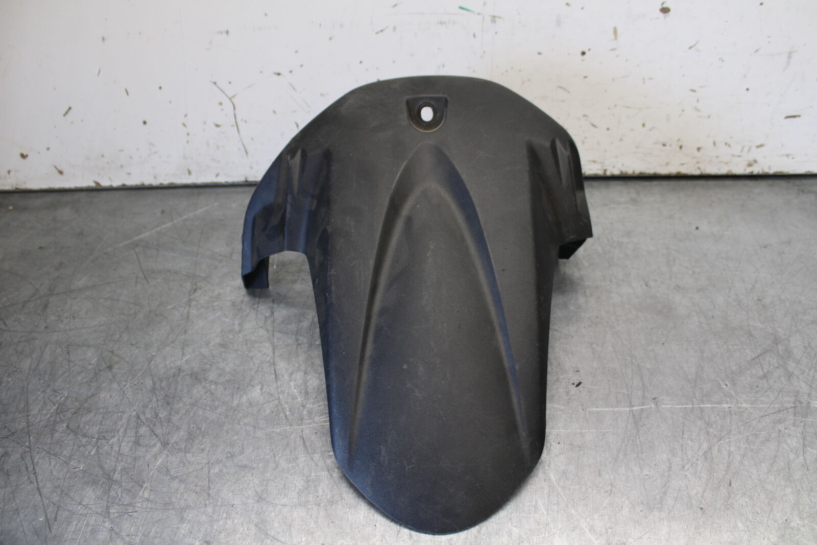 11-24 SUZUKI GSXR  600 750 REAR BACK WHEEL TIRE HUGGER FENDER BB95