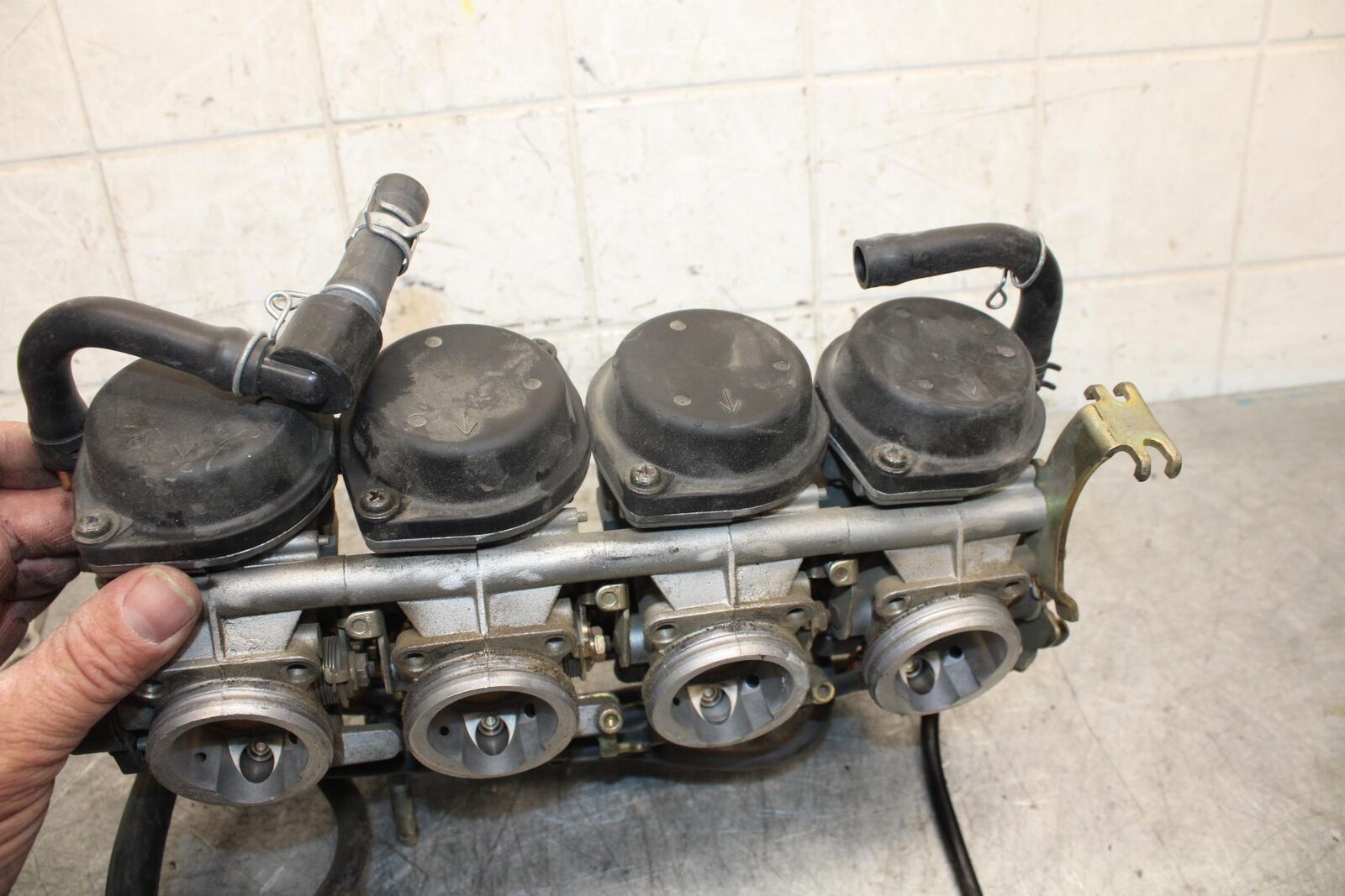 2003 Yamaha YZF R6 MAIN FUEL INJECTORS / THROTTLE BODIES 5SL-13750-00-00 BB539