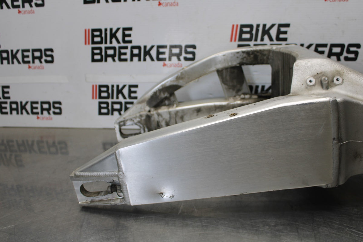 00-01 HONDA CBR929RR REAR SWINGARM BACK SUSPENSION SWING ARM BB925