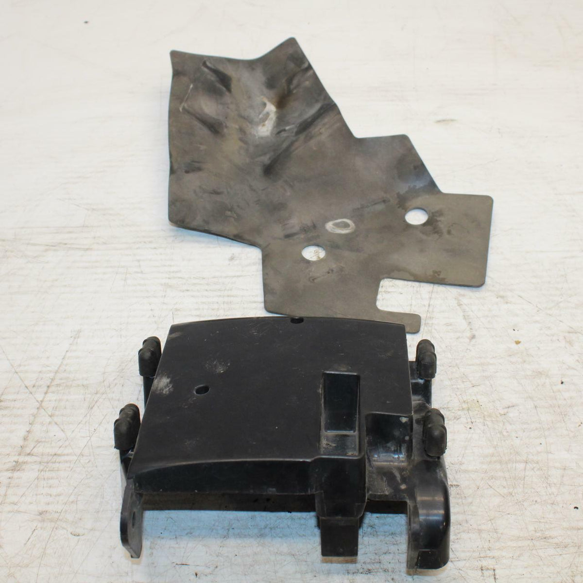 03-08 HONDA VTX1300C COIL COVER GURD SHIELD BB287