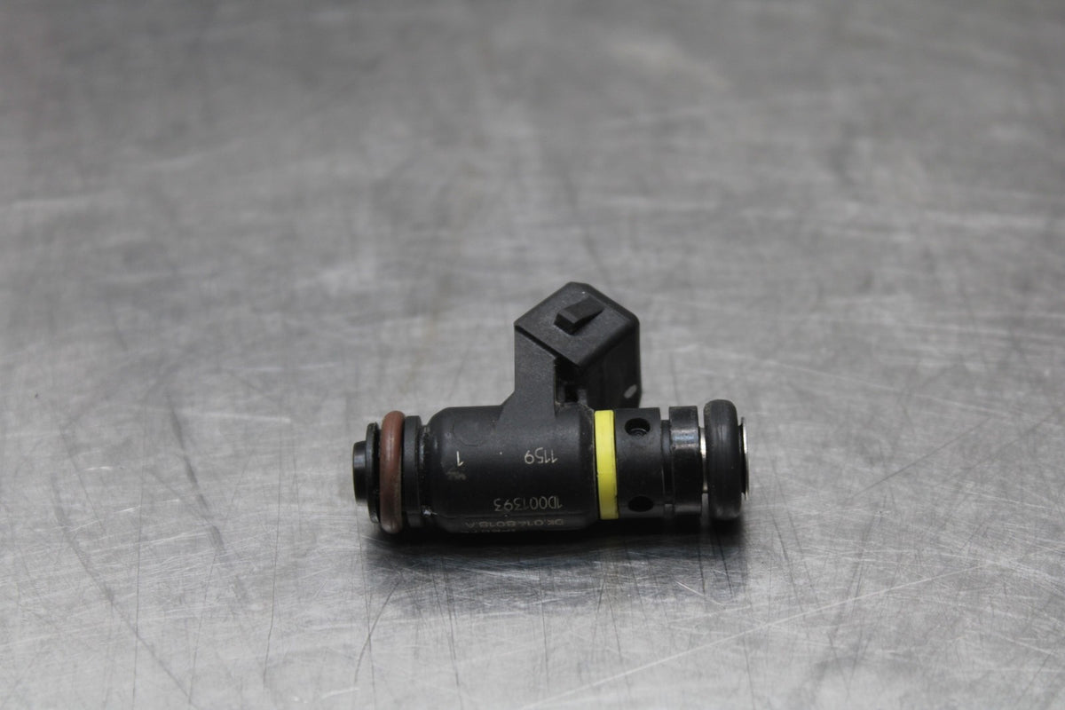 19 MOTO GUZZI V7 III FUEL INJECTOR SET PAIR BB831