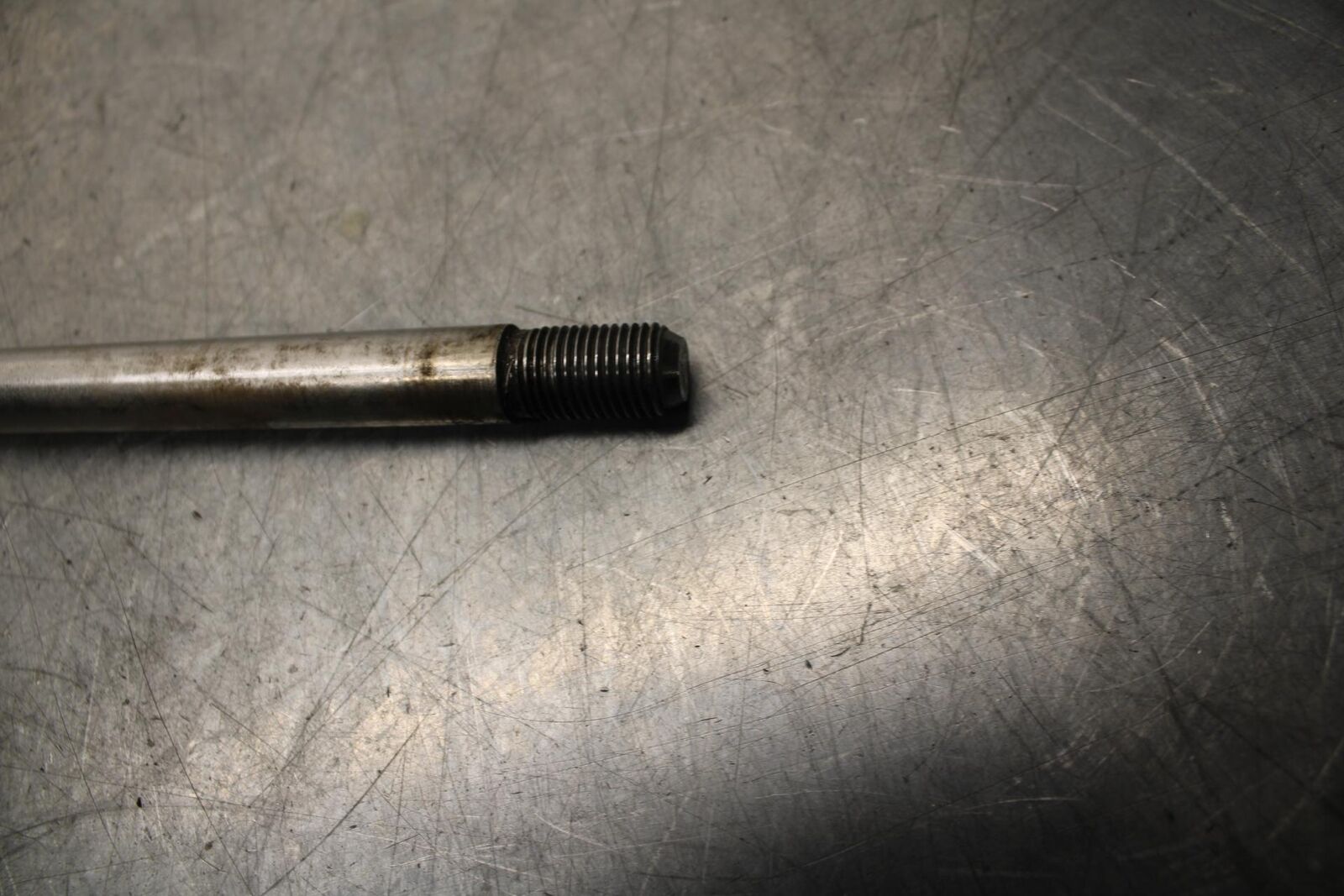 89-90 YAMAHA FZR600 FRONT WHEEL RIM AXLE PIVOT BOLT 42X-25181-00-00 BB76
