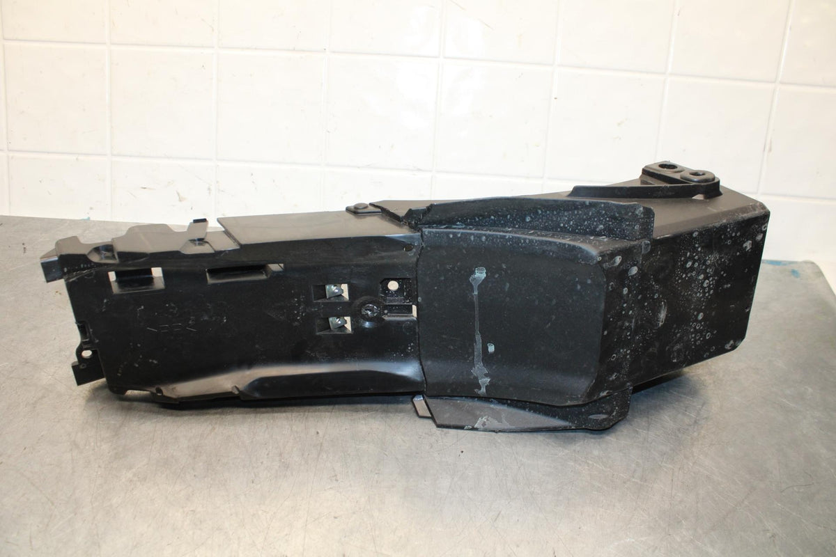 22-23 YAMAHA YZF R7 REAR BACK TAIL UNDERTAIL BATTERY TRAY PLASTIC BB583