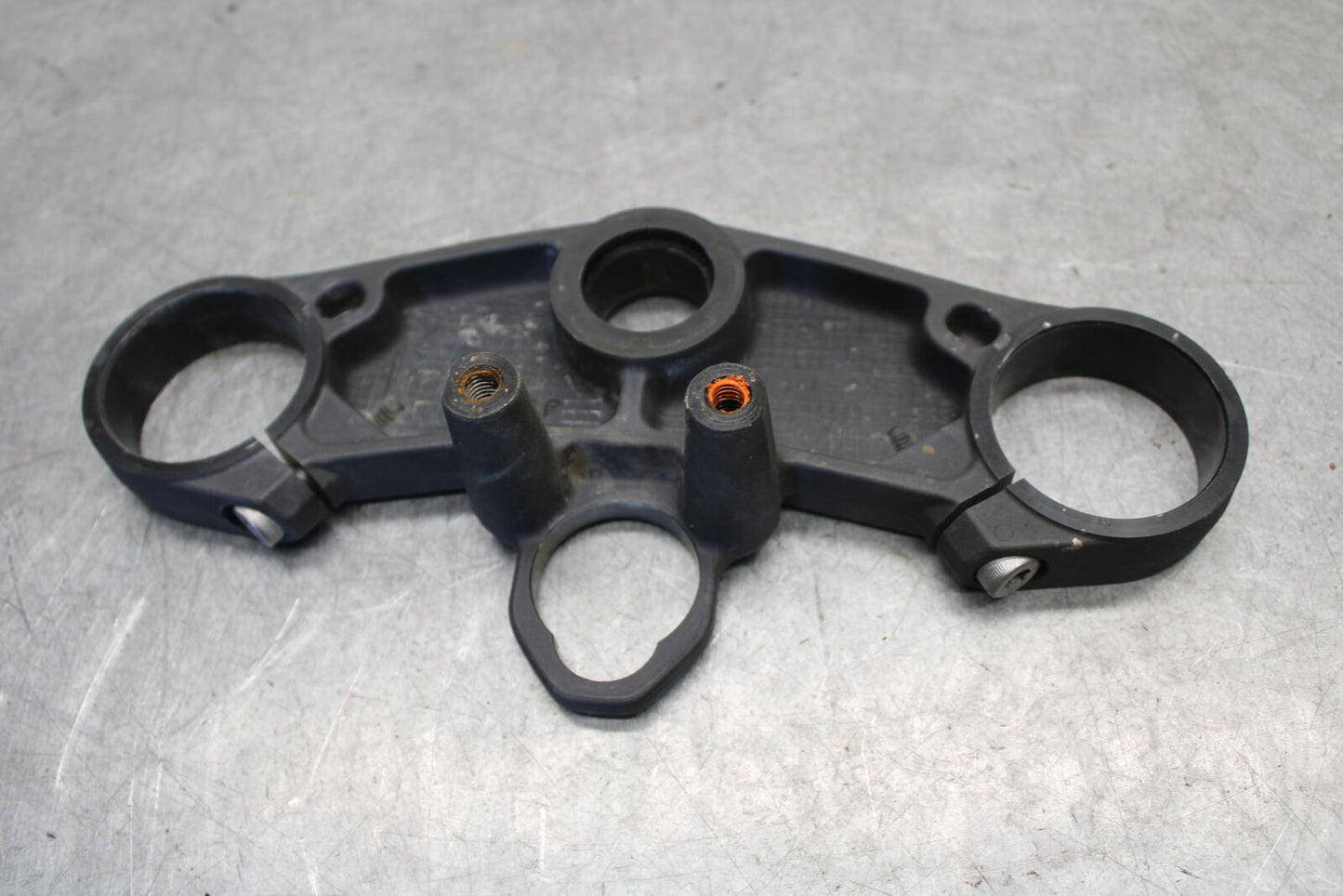 05-06 SUZUKI GSXR1000 FORKS UPPER TRIPLE TREE CLAMP 51311-41G00 BB663