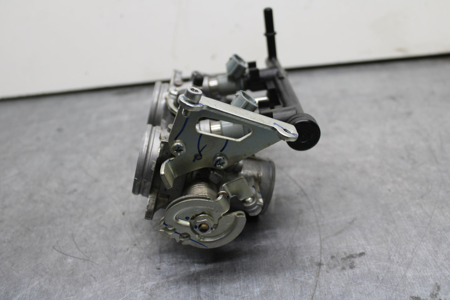 19-21 YAMAHA YZF R3 MAIN FUEL INJECTORS / THROTTLE BODIES BB121