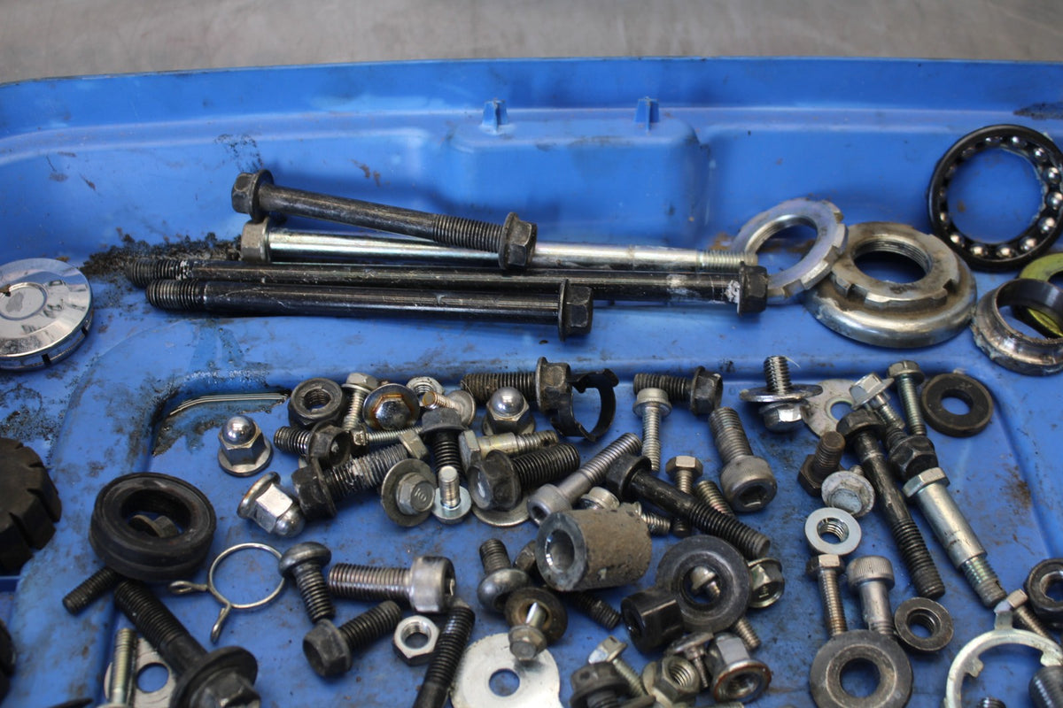 14 HONDA SHADOW 750 VT750C2B LEFTOVER MOUNTING BOLTS HARDWARE SCREWS BB867