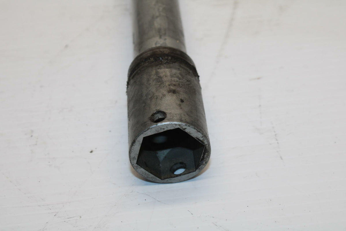 04-05 HONDA CBR1000RR FRONT WHEEL RIM AXLE PIVOT BOLT BB242