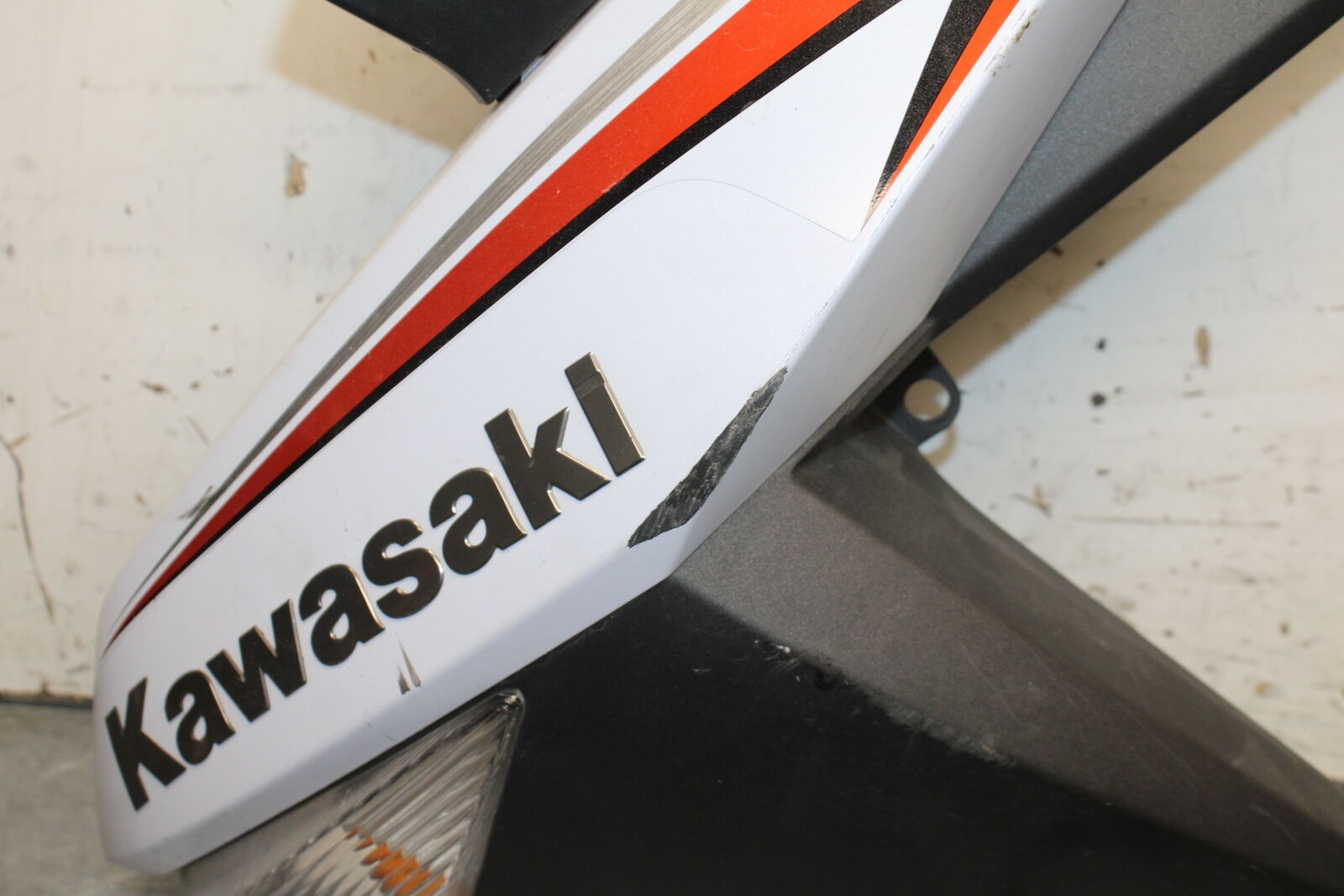 12-13 KAWASAKI Z1000 LEFT FRONT UPPER MID SIDE FAIRING COWL PLASTIC BB743