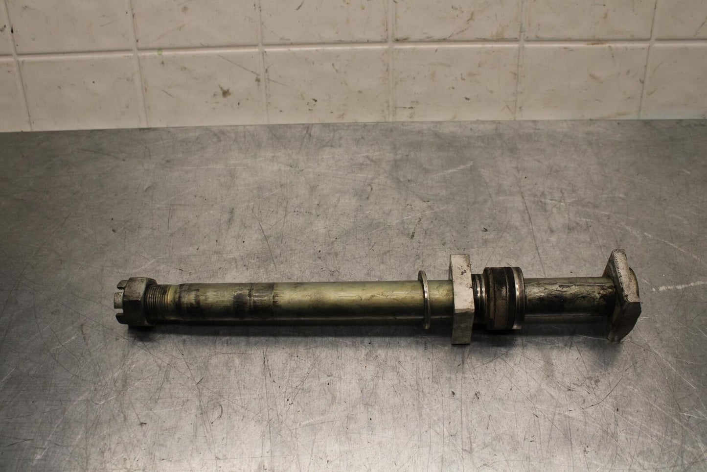 16-20 KAWASAKI ZX10R REAR AXLE BACK WHEEL RIM PIVOT BOLT AXEL BB591