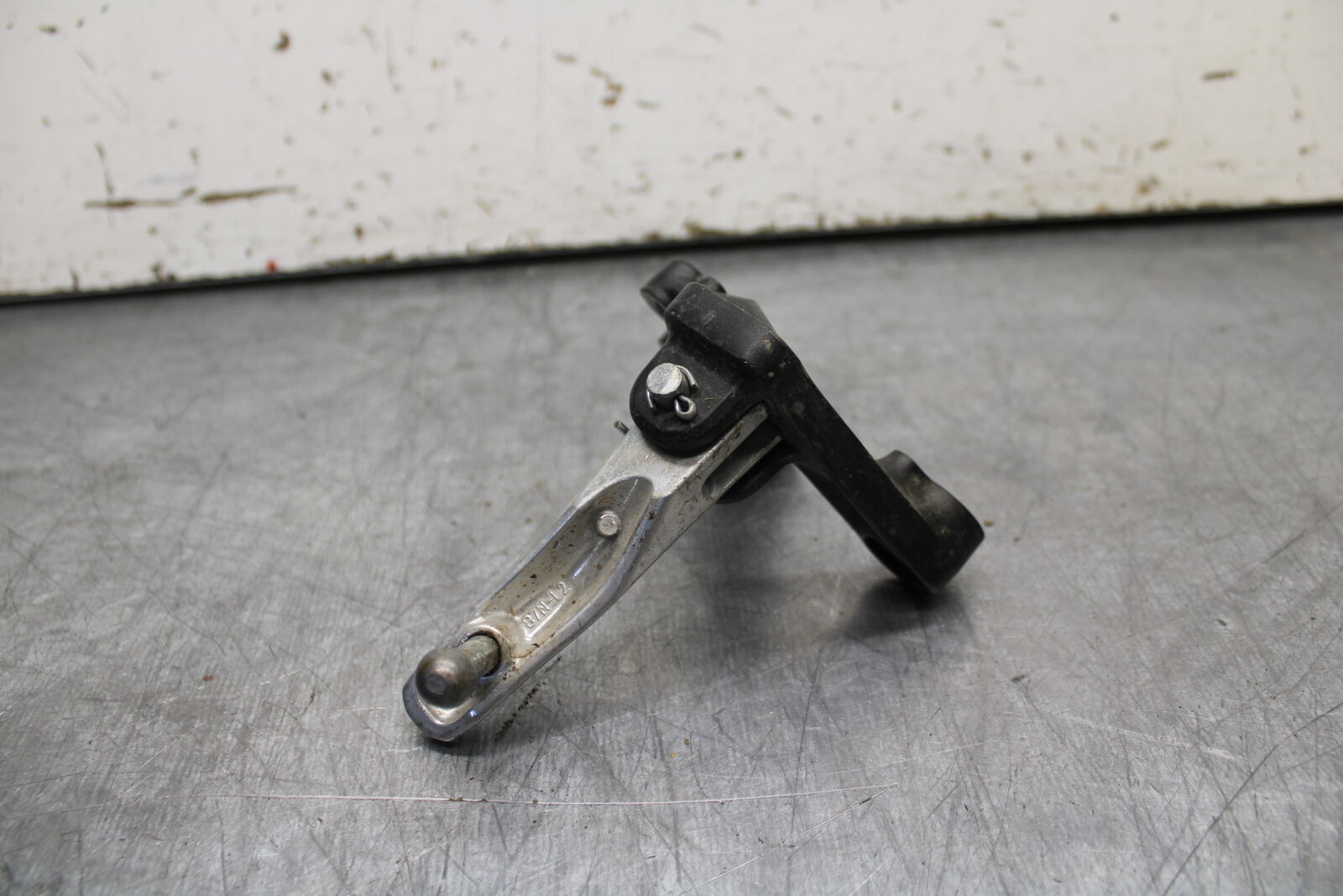 22-24 YAMAHA XSR900 LEFT REARSET REAR SET DRIVER FOOT PEG REST STOP BB710