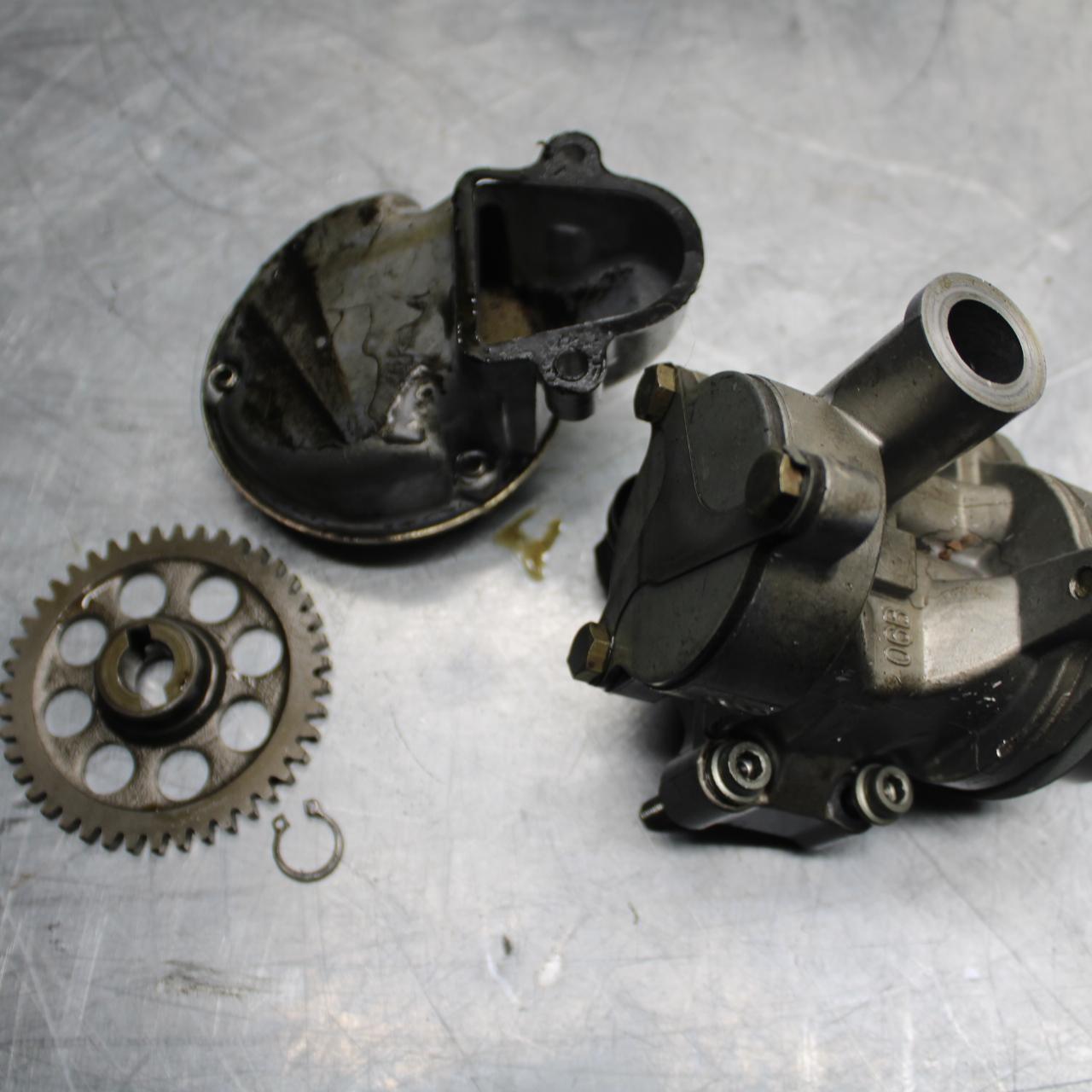 86-87 SUZUKI GSXR1100 ENGINE MOTOR OIL PUMP BB413