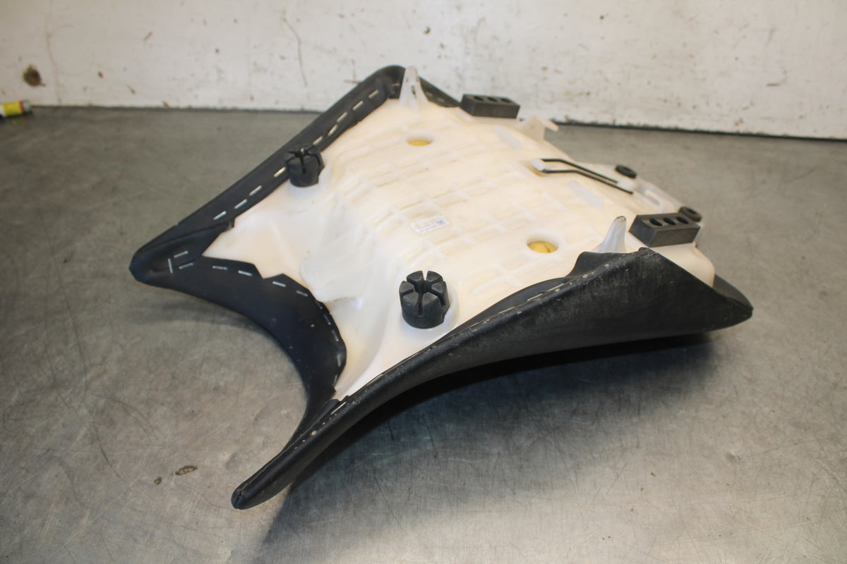 13-15 HONDA CBR500R FRONT DRIVERS SEAT PAD SADDLE PILLION 77100-MGZ-J01 BB704