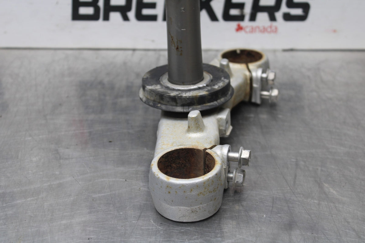 06 SUZUKI SV650S FRONT FORKS CLAMP LOWER TRIPLE TREE STEM BB783