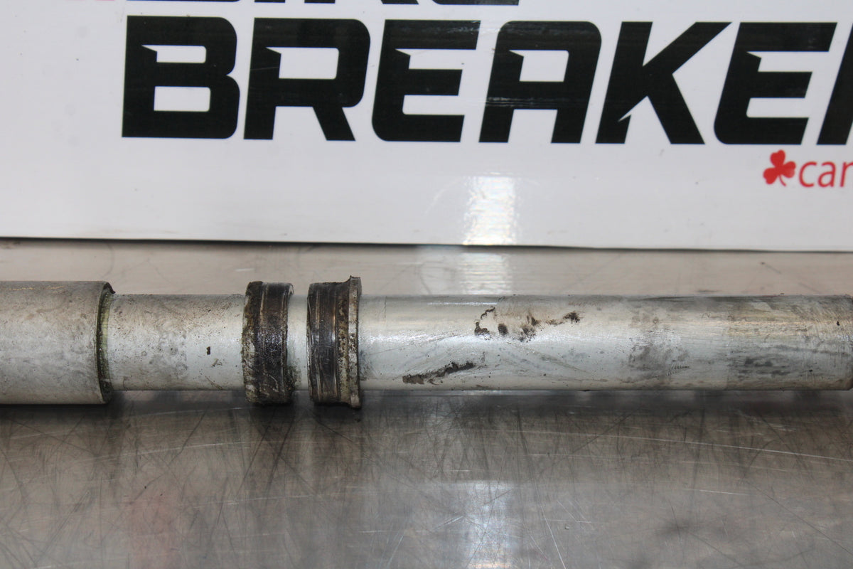 06-07 HONDA CBR1000RR FRONT WHEEL RIM AXLE PIVOT BOLT BB166