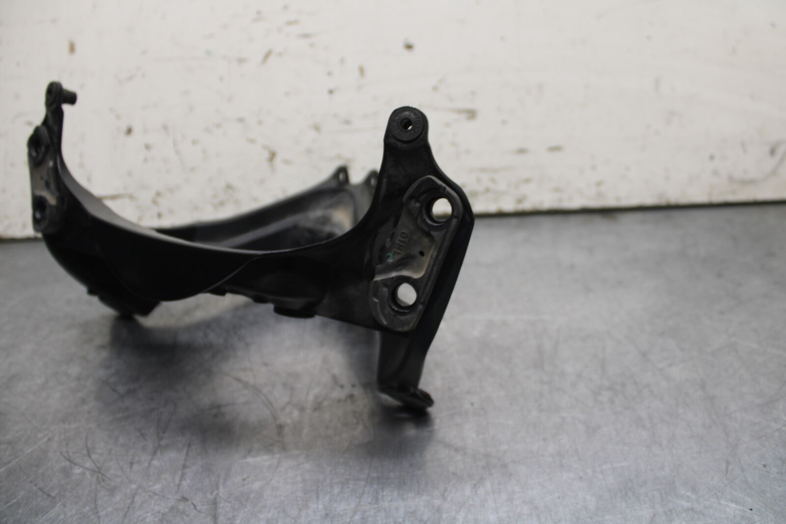 06-07 SUZUKI GSXR750 OEM UPPER FAIRING MIRROR GAUGES STAY BRACKET BB110