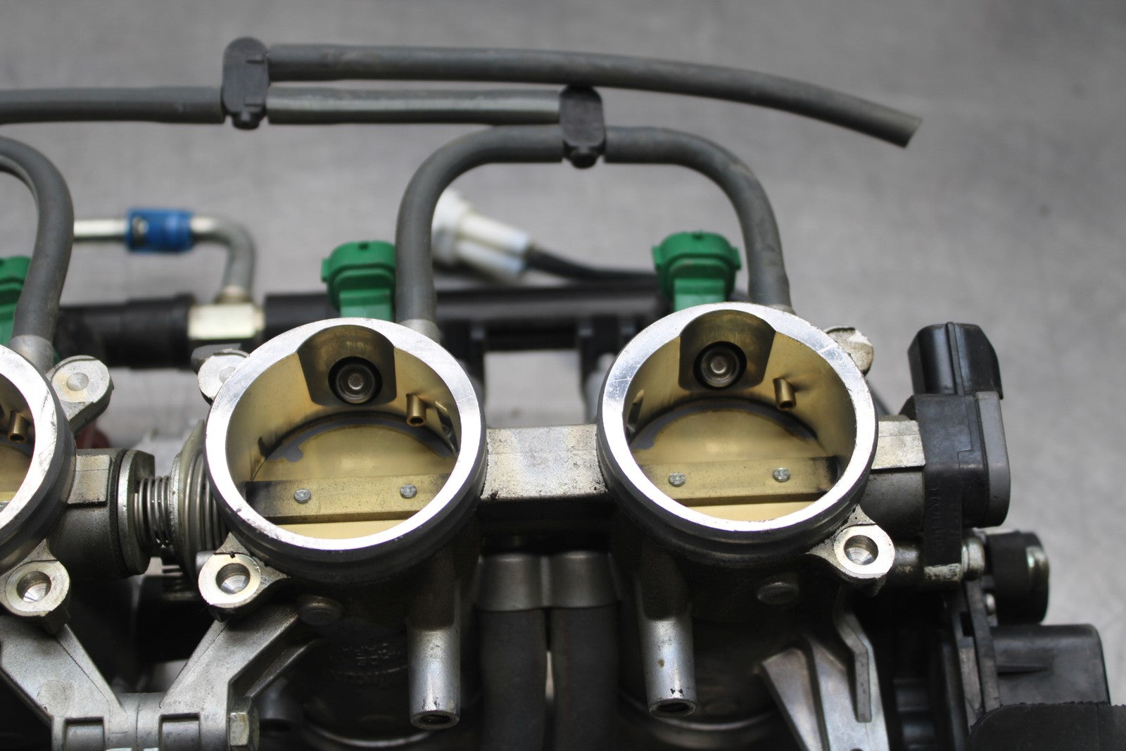 08-10 SUZUKI GSXR 600 MAIN FUEL INJECTORS / THROTTLE BODIES BB202