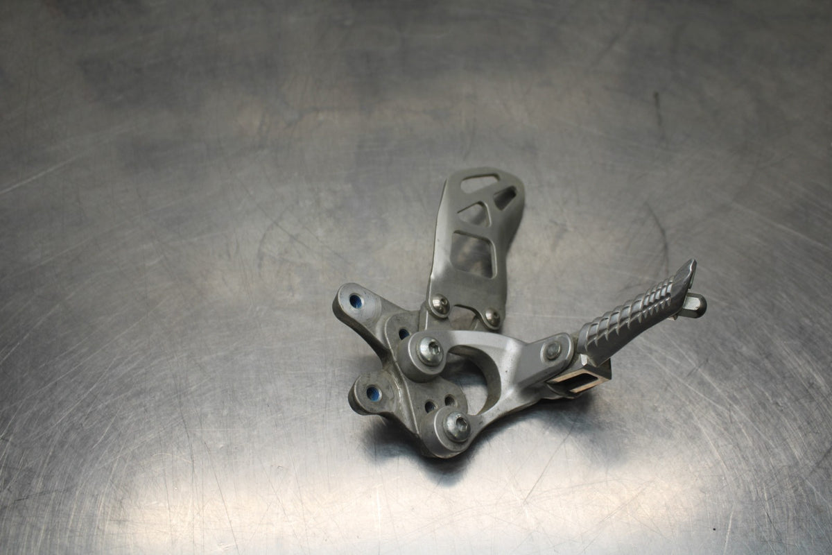 08-10 SUZUKI GSXR 600 LEFT REARSET REAR SET DRIVER FOOT PEG REST STOP BB810