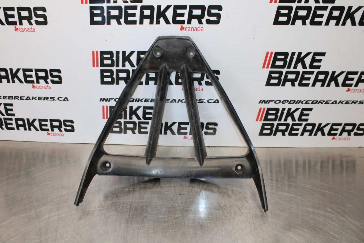 04-05 YAMAHA YZF R1 FRONT LOWER INNER EXHAUST V FAIRING COWL GUARD  BB173