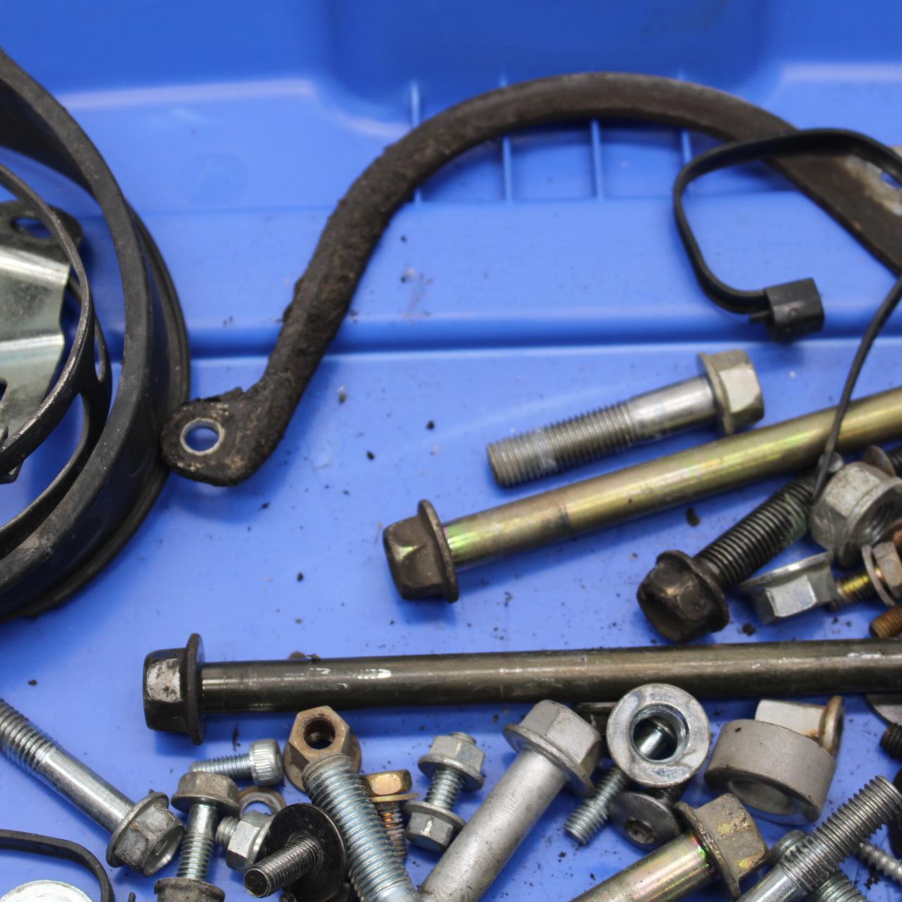 01-06 HONDA CBR600F4I MISCELLANEOUS MOUNTING BOLTS HARDWARE MOTOR SCREWS BB644