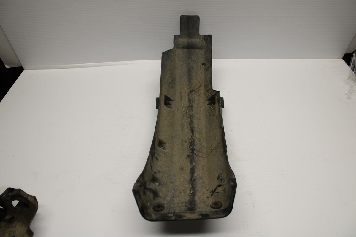 86 SUZUKI GS750ES REAR BACK FENDER MUD GUARD BB223