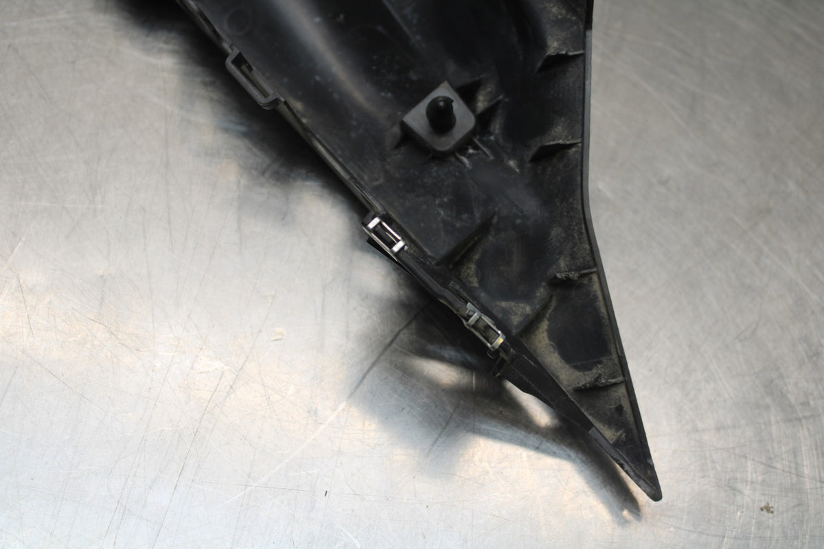 22-25 YAMAHA YZF R7 LEFT REAR BACK TAIL INNER FAIRING COWL SHROUD BB850