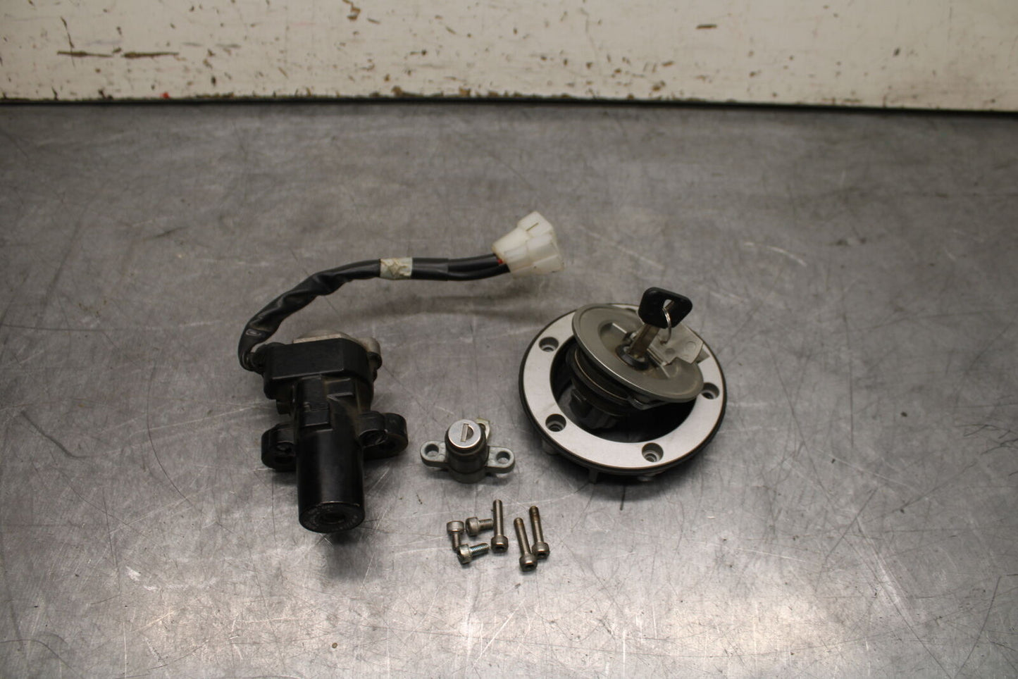 14-15 YAMAHA V STAR 1300 XVS1300CT TOURER IGNITION LOCK KEY SET W/ GAS CAP BB722