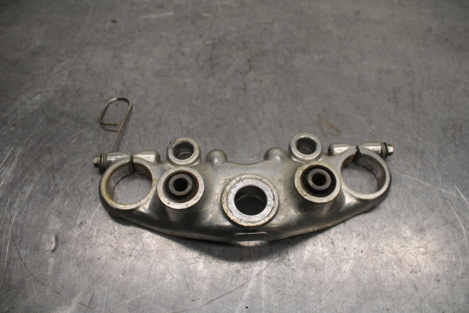 1984 Yamaha Virago 1000 FORKS UPPER TRIPLE TREE CLAMP BB117