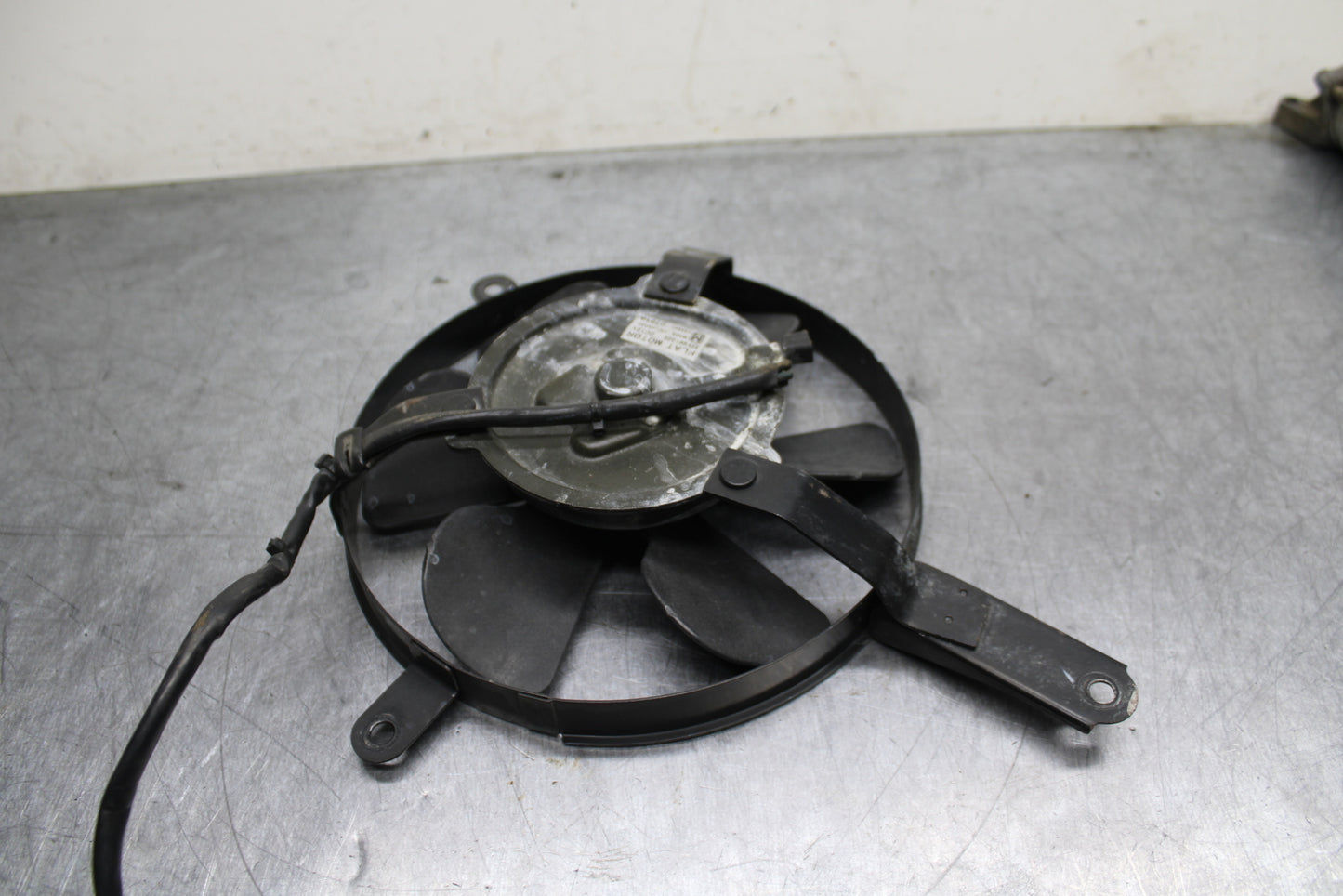 00-01 YAMAHA YZF R1 ENGINE RADIATOR COOLING FAN BB755