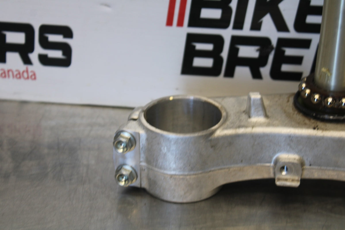18 SUZUKI GSXR750 FRONT FORKS CLAMP LOWER TRIPLE TREE STEM BB891