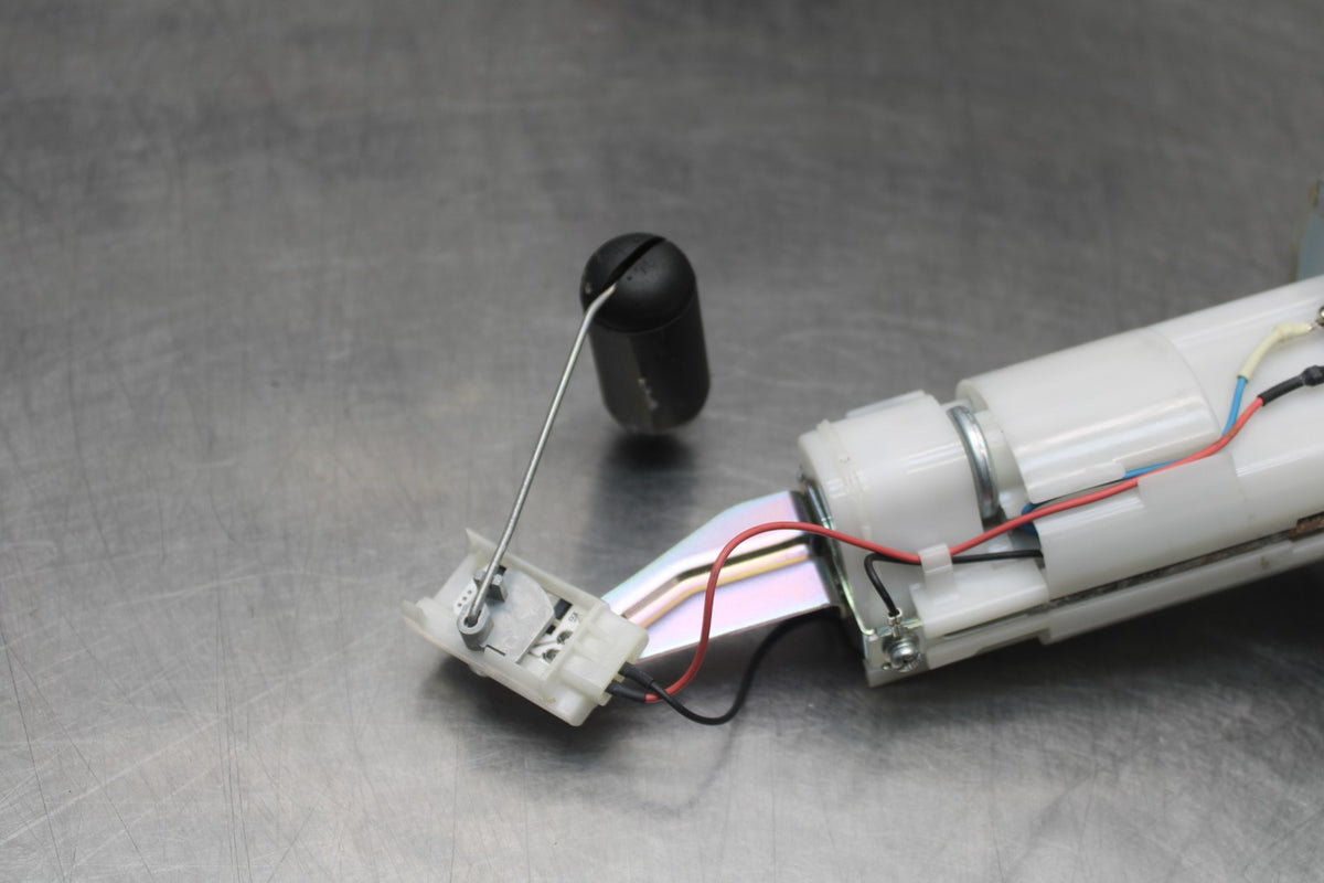 24-25 KAWASAKI NINJA ZX6R FUEL PUMP GAS PETROL SENDER UNIT 49040-0779 BB785