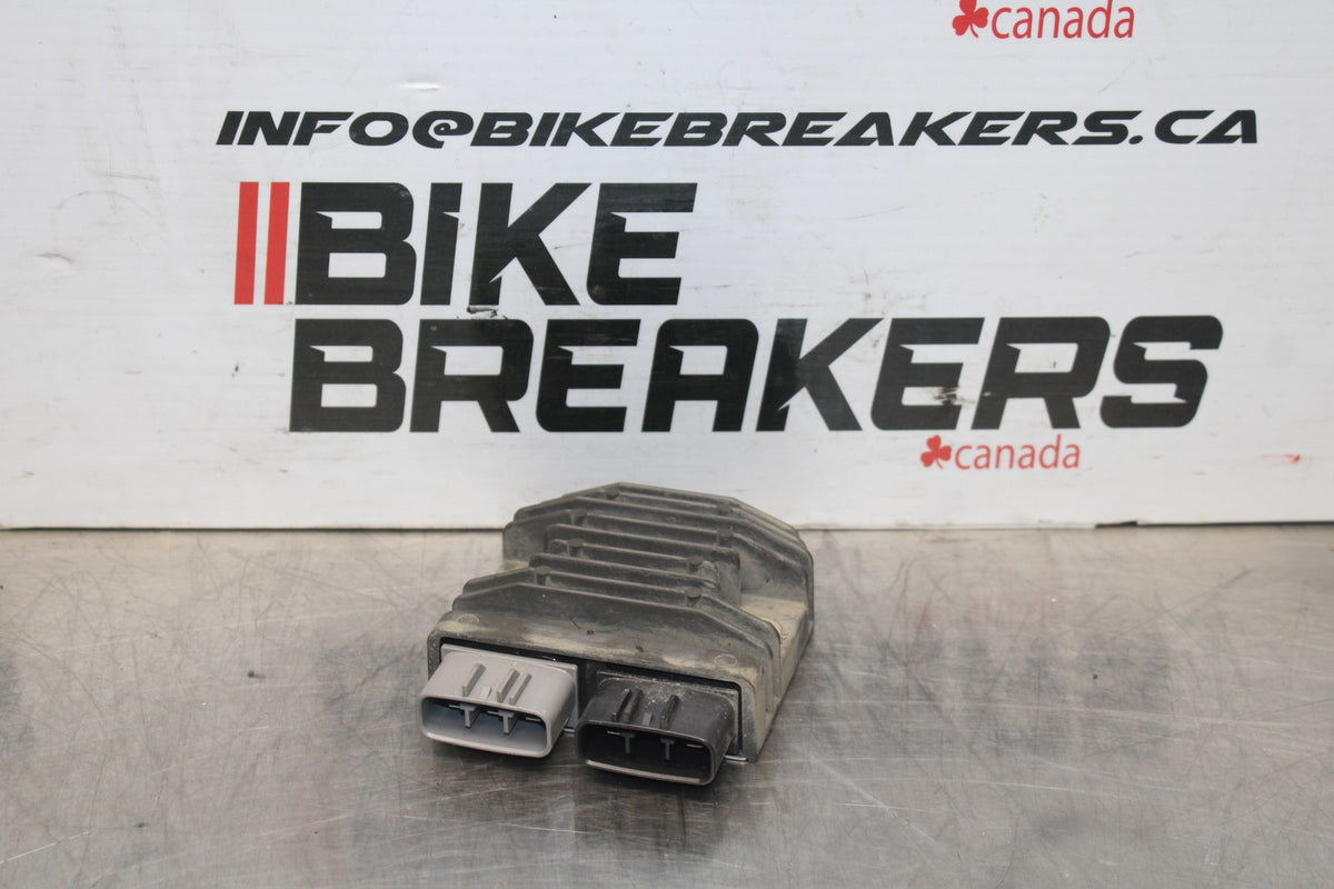 16 YAMAHA XSR900 RECTIFIER VOLTAGE REGULATOR BB786