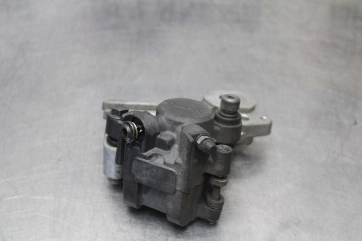 15-17 YAMAHA FJ09 REAR BACK BRAKE CALIPER W MOUNT BRACKET BB906