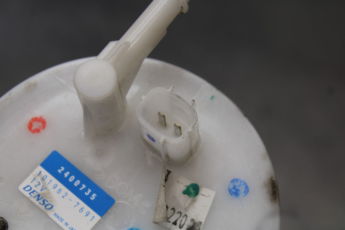 20 TRIUMPH STREET TRIPLE 765 FUEL PUMP GAS PETROL SENDER UNIT BB864