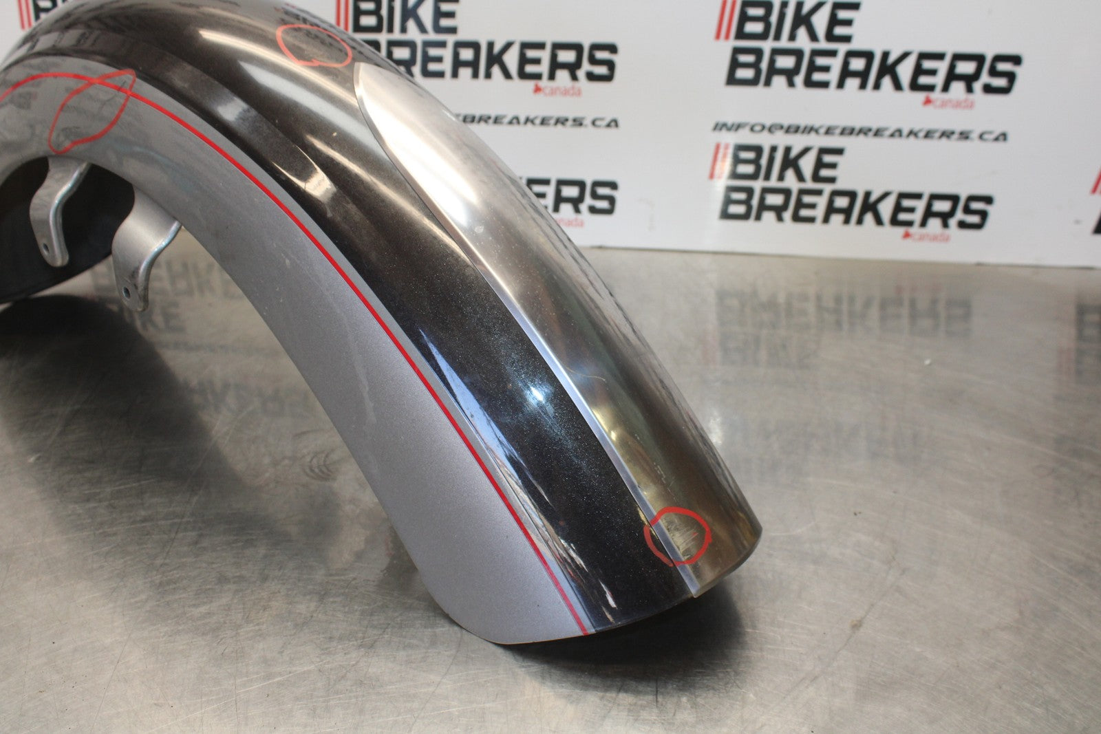 05-06 VICTORY KINGPIN DELUXE FRONT WHEEL FENDER BB195