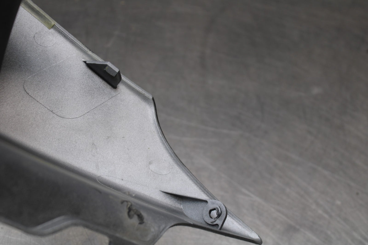 08-10 SUZUKI GSXR 600 LEFT FRONT UPPER MID SIDE FAIRING COWL PLASTIC BB00