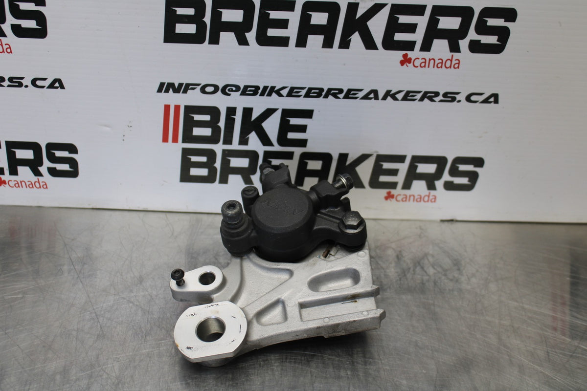 22-25 YAMAHA YZF R7 REAR BACK BRAKE CALIPER W MOUNT BRACKET BB182