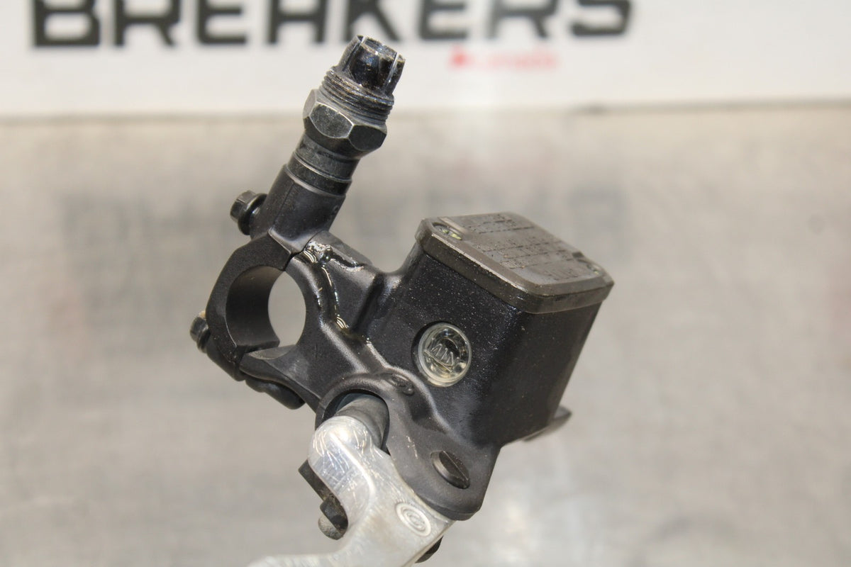 19 MOTO GUZZI V7 III FRONT BRAKE MASTER CYLINDER w/ LEVER BB831
