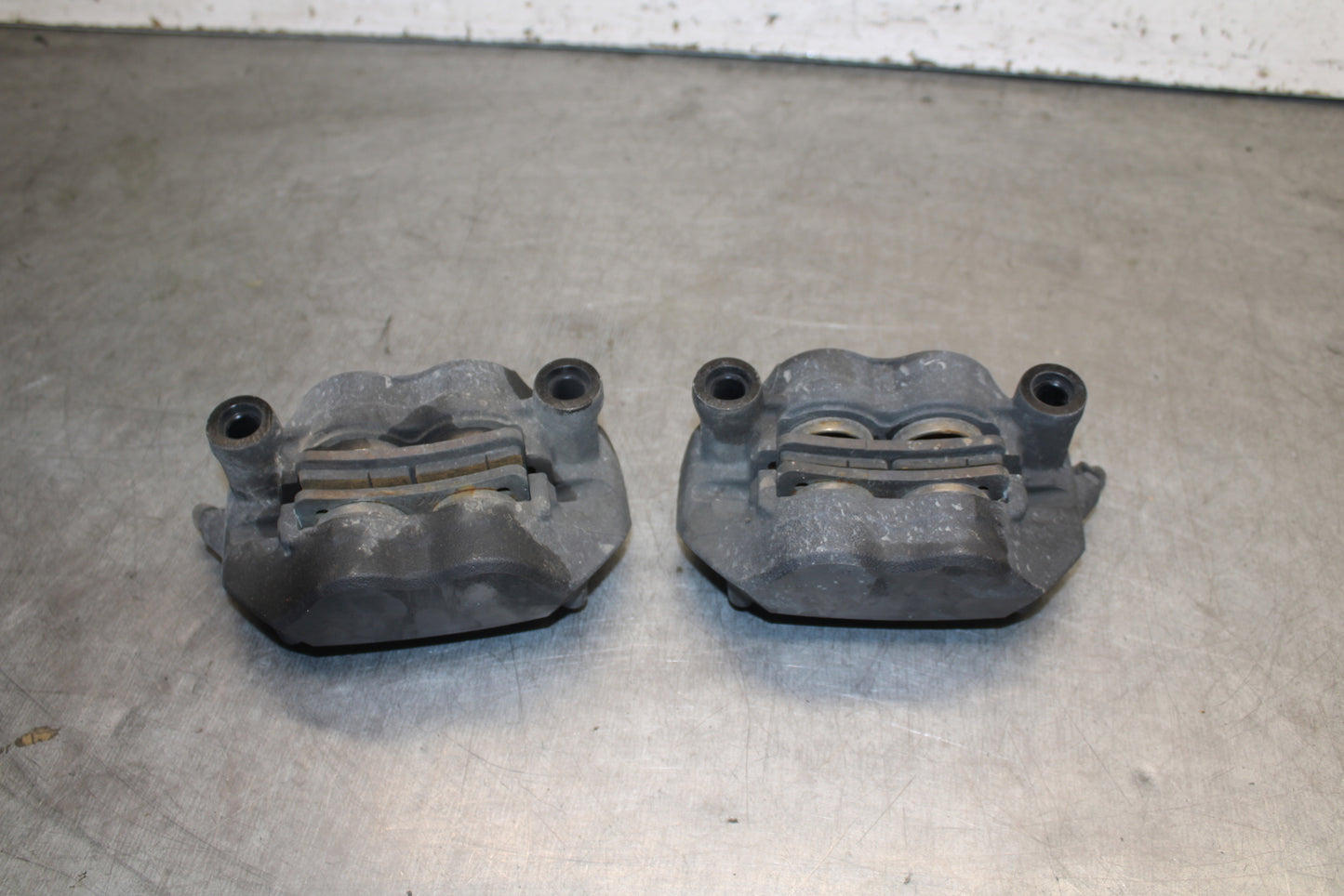 19-23 KAWASAKI NINJA ZX6R RIGHT LEFT FRONT BRAKE CALIPER SET PAIR CALIPERS BB701