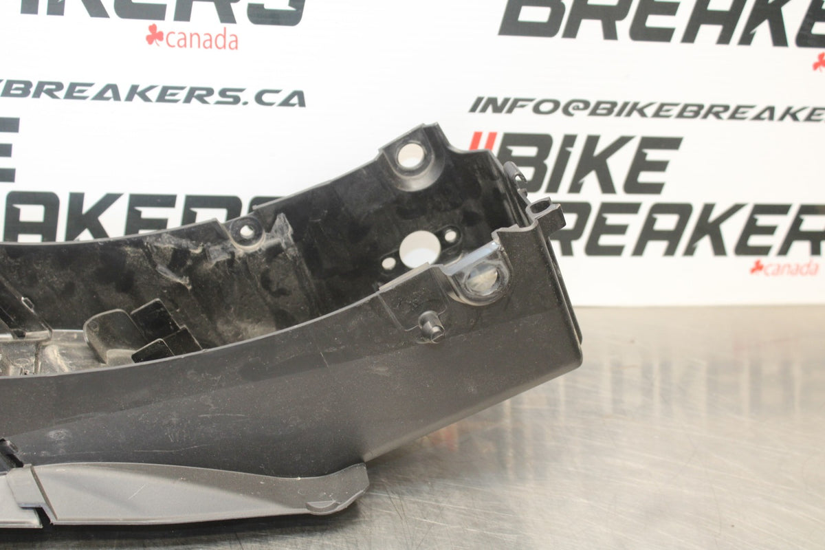 23-24 YAMAHA MT-07 REAR BACK TAIL UNDERTAIL BATTERY TRAY PLASTIC BB194