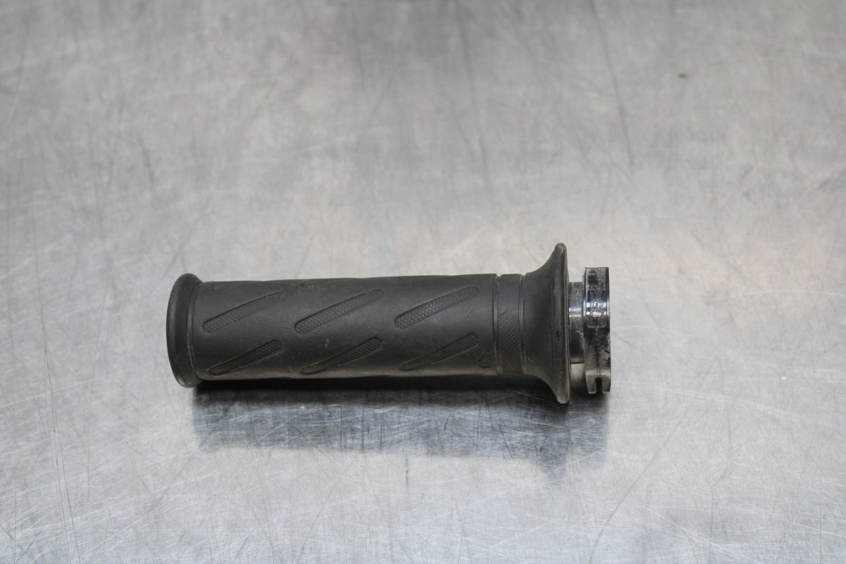 06-07 SUZUKI GSXR 600 RIGHT THROTTLE TUBE GRIP BB170