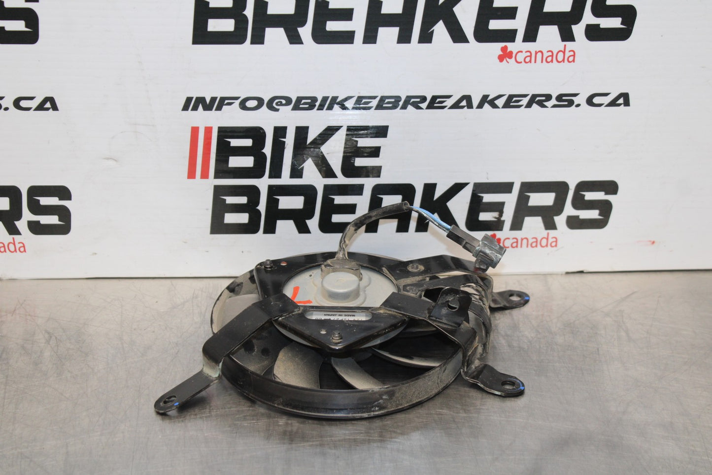 24-25 SUZUKI GSXR1000 LEFT ENGINE RADIATOR COOLING FAN MOTOR BB767